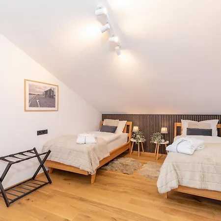 Chiemgauloft Am Chiemsee Apartamento *